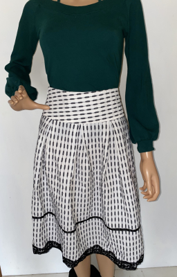 Térdet takaró szoknyák