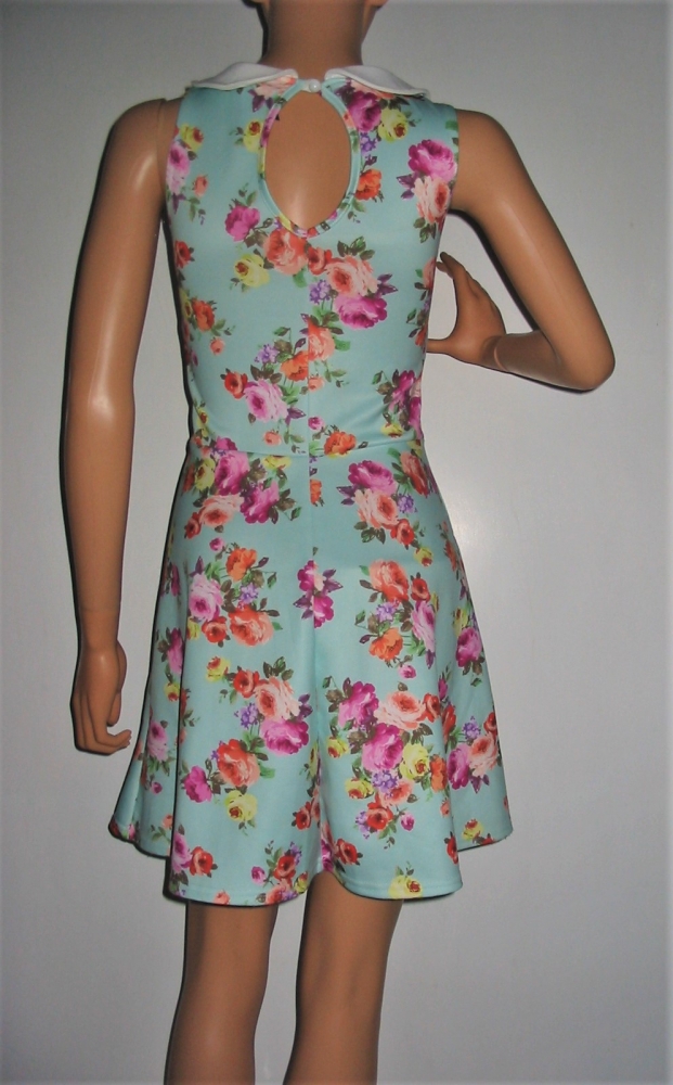 Boohoo ujjatlan ruha