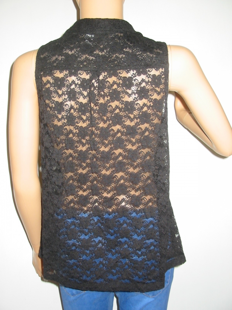 H&M ujjatlan csipkés felső