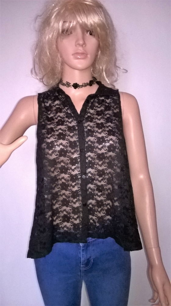 H&M ujjatlan csipkés felső