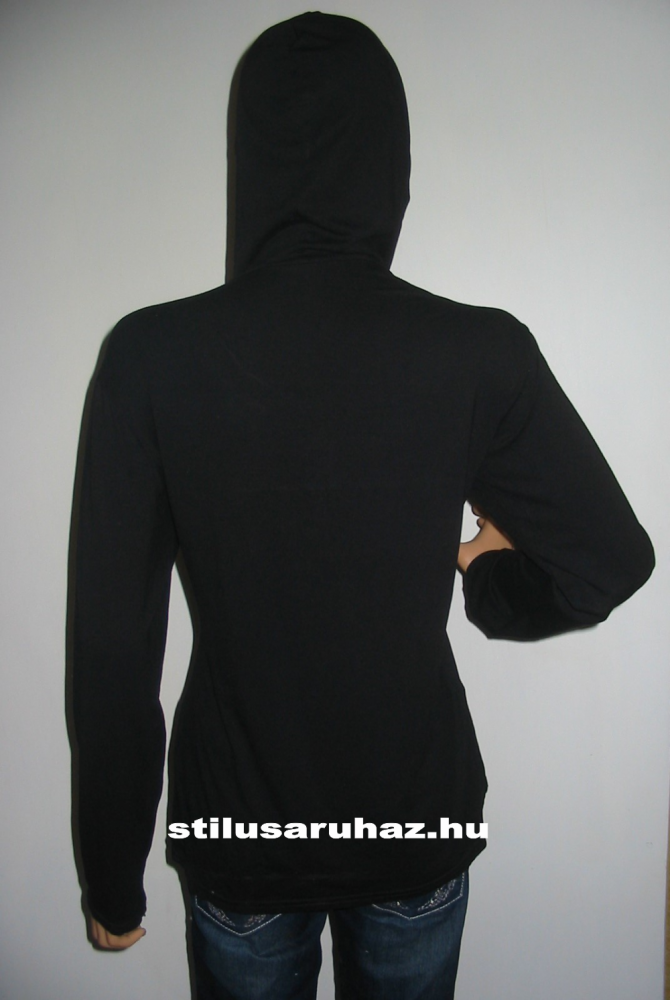 Fekete kapucnis felső