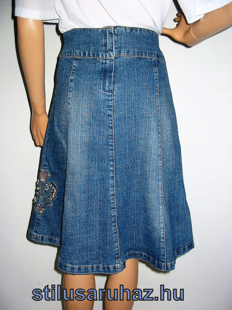 Farmerszoknya Outfit