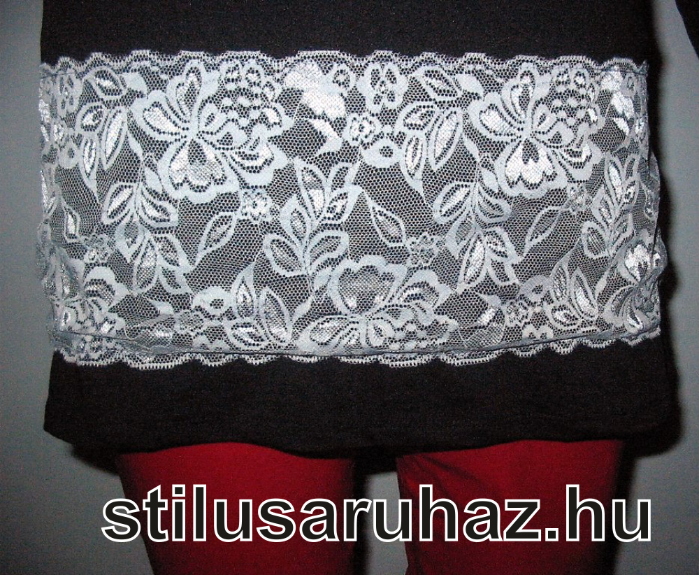 Hosszú ujjú tunika csipkebetéttel