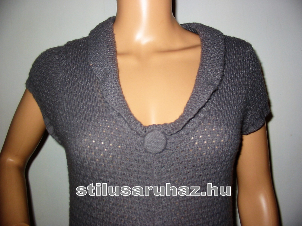 Rövid ujjú kötött ruha