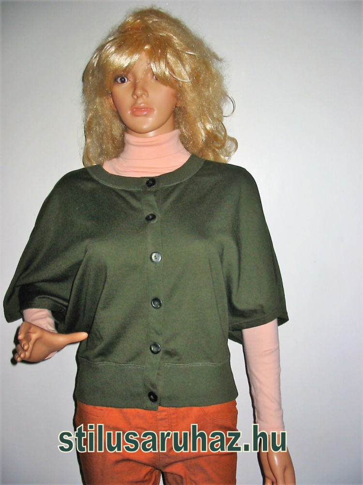 Bő vonalú rövid ujjú felső