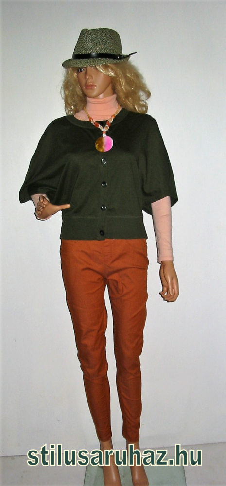 Bő vonalú rövid ujjú felső