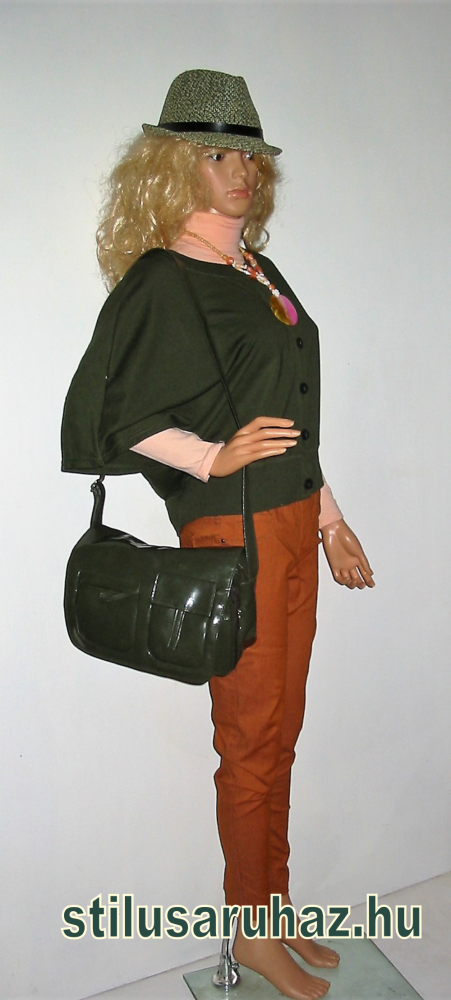 Bő vonalú rövid ujjú felső