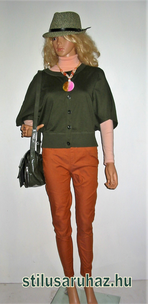 Bő vonalú rövid ujjú felső