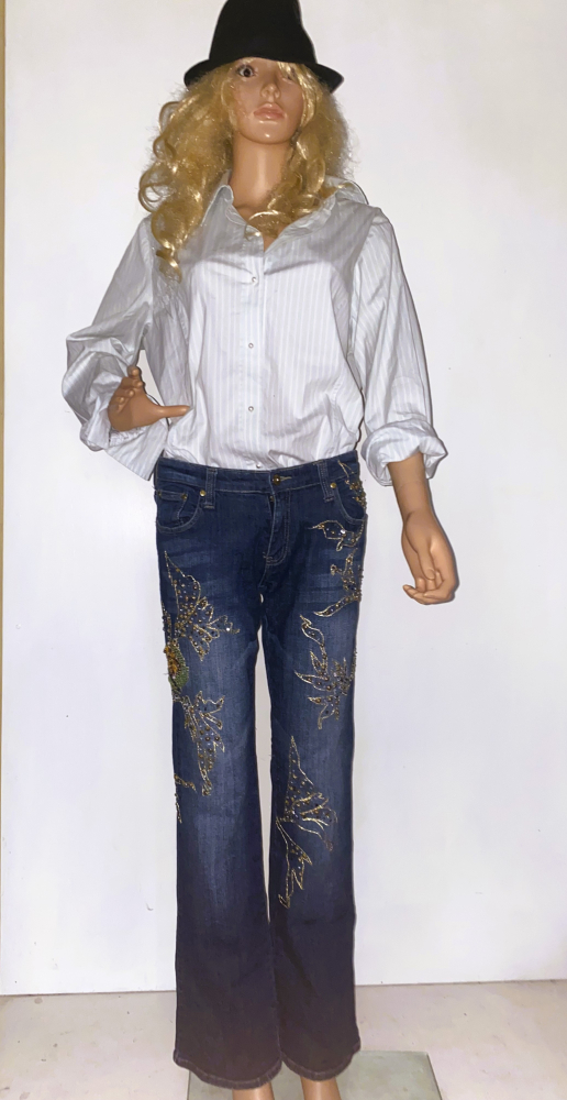 Hímzett csípőfarmer