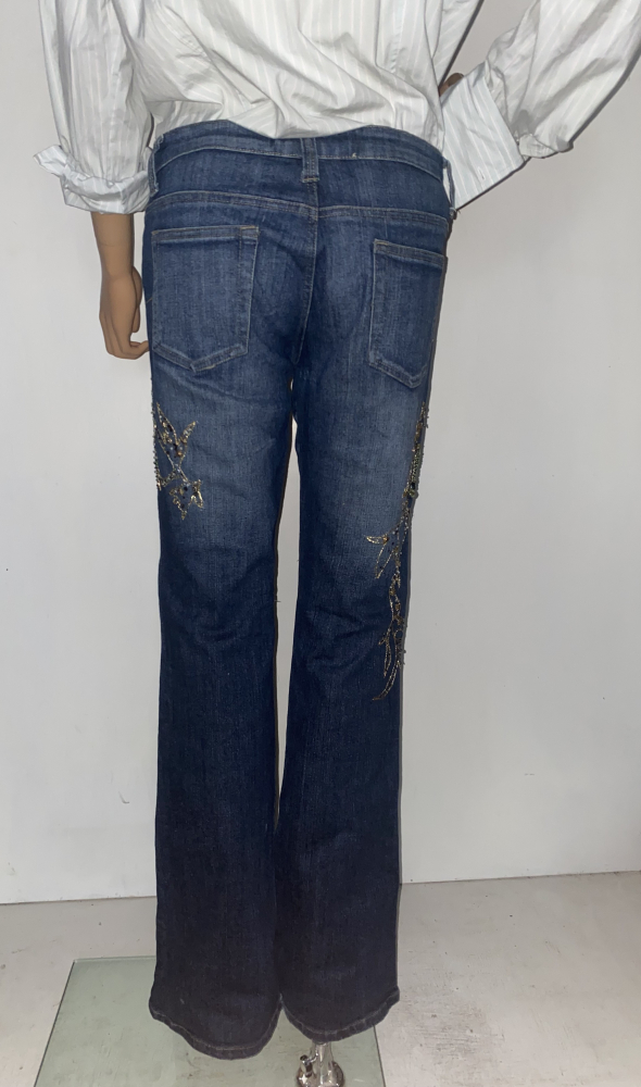 Hímzett csípőfarmer